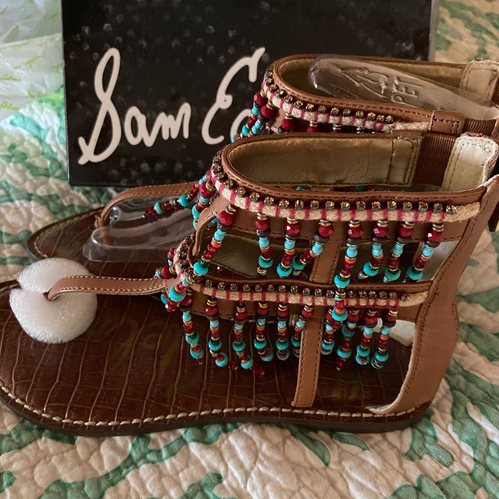 NWB-Flat sandals 🩴